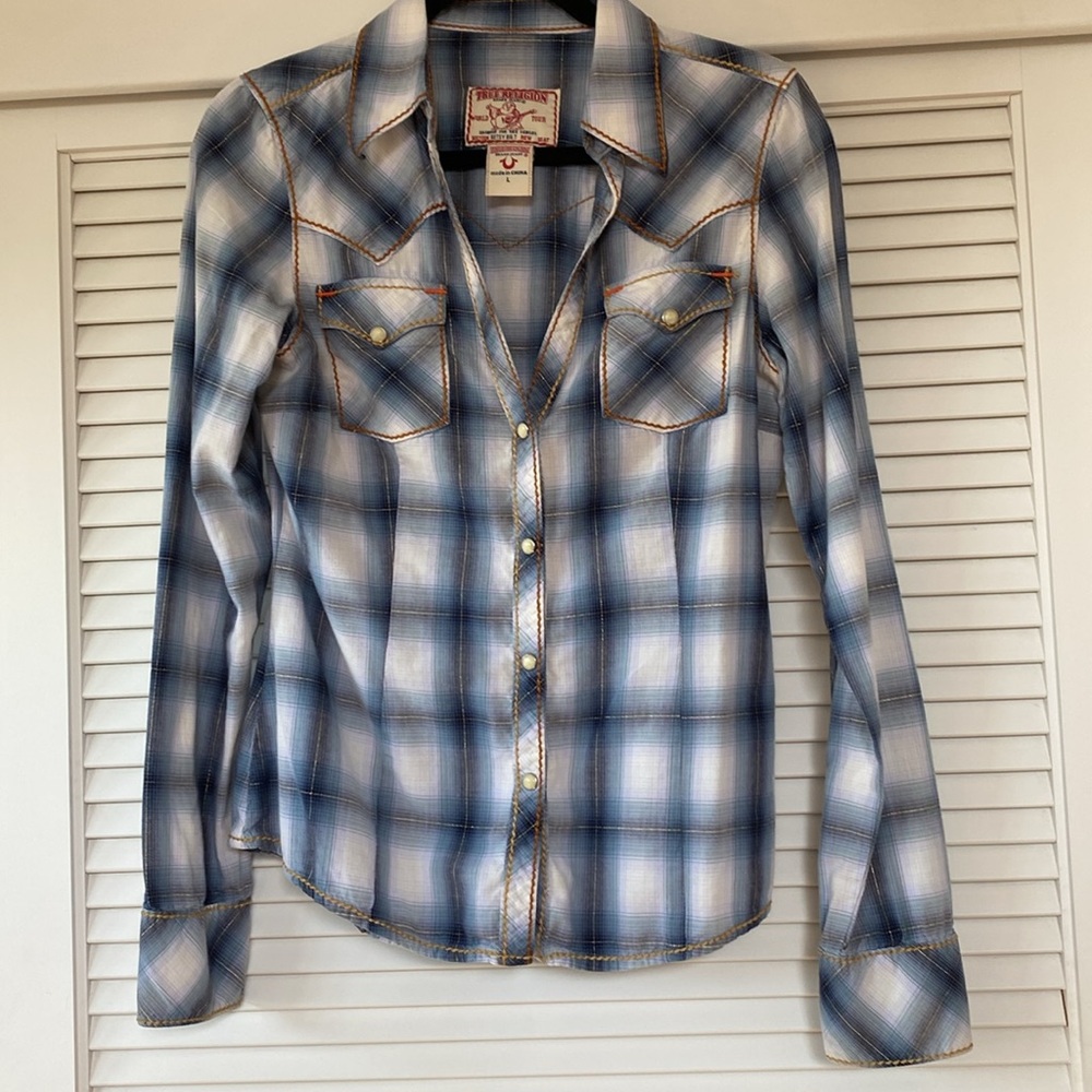 Super cool True Religion Western style plaid shirt with Pearl snaps L but fits M - Picture 5 of 9